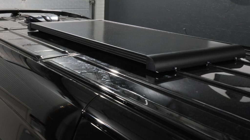 aurinkopaneeli turvaa sähkön saannin kokkaukseen